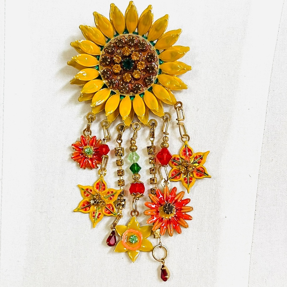 Lunch at the Ritz pendant/brooch sunflower  EUC